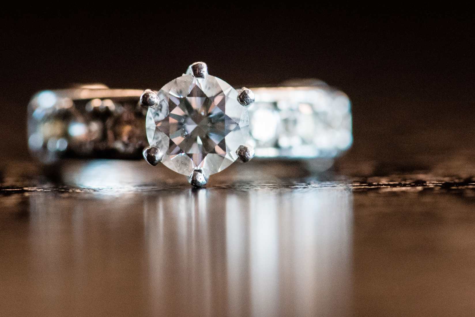 Lab grown diamond engagement rings Windsor - Bespoke oval cut ring